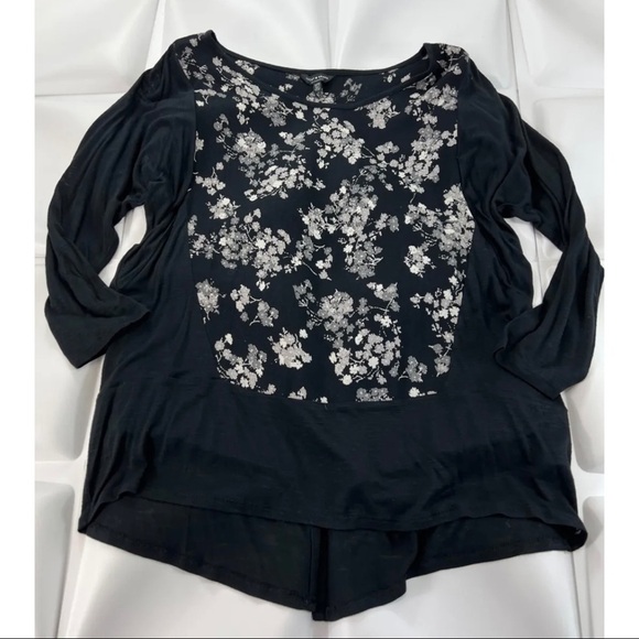 Lucky Brand Womens Sz M Black Floral Print Knit Tee Split Back Blouse Top - Picture 1 of 7